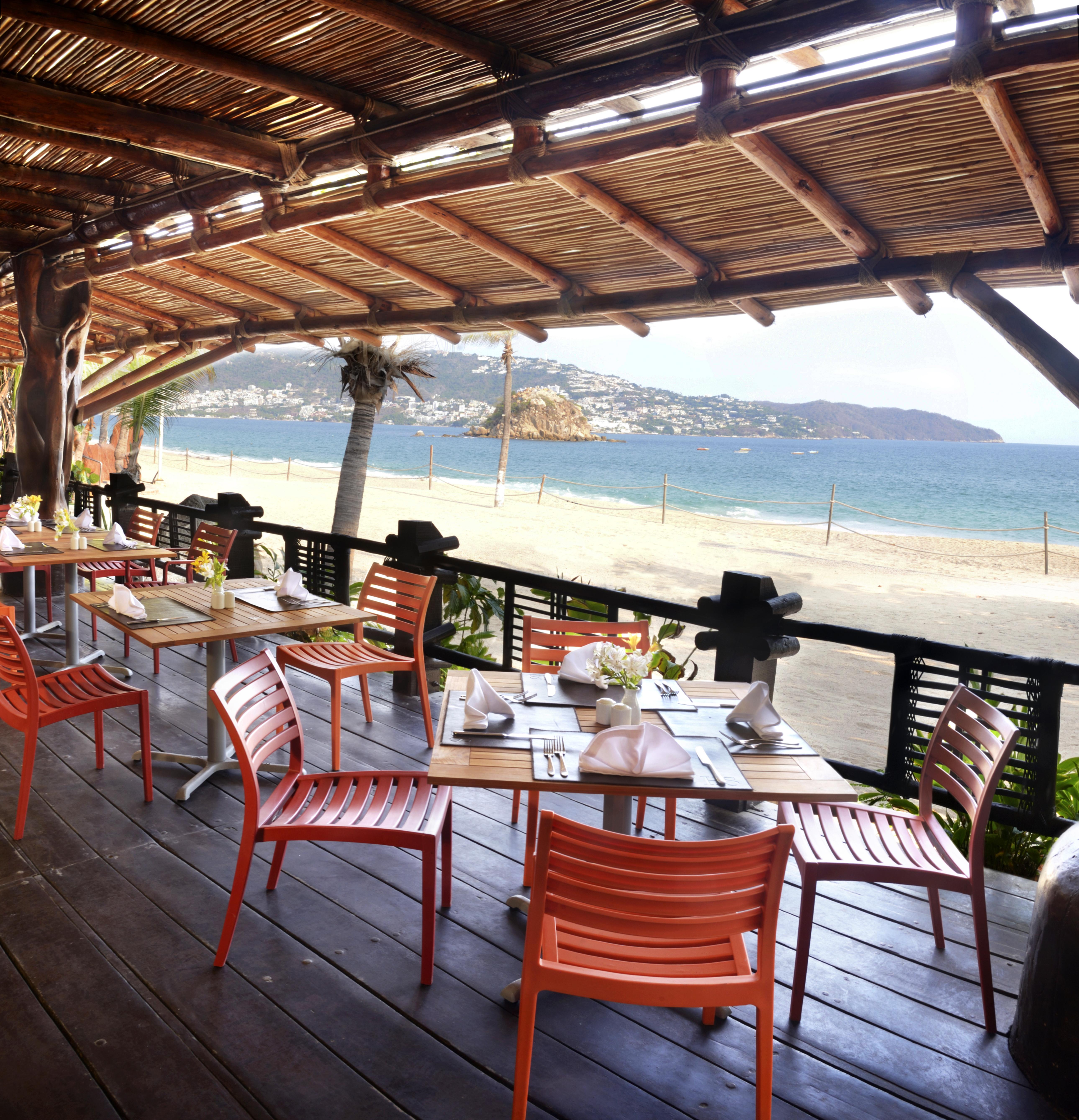 Hs Hotsson Hotel Acapulco Exteriör bild Beachfront restaurant in Puerto Vallarta