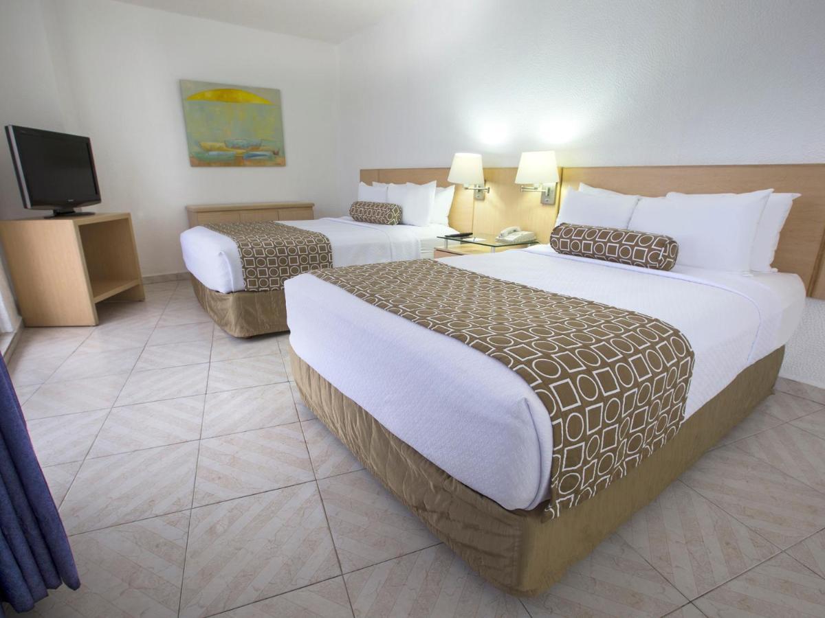 Hs Hotsson Hotel Acapulco Exteriör bild A typical room at the hotel